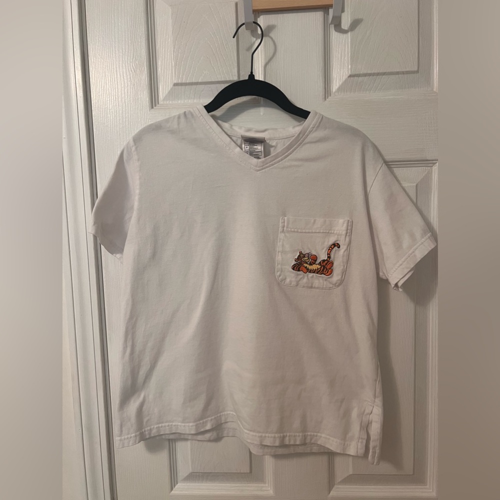 Vintage The Disney Store Tigger pocket shirt, white size small